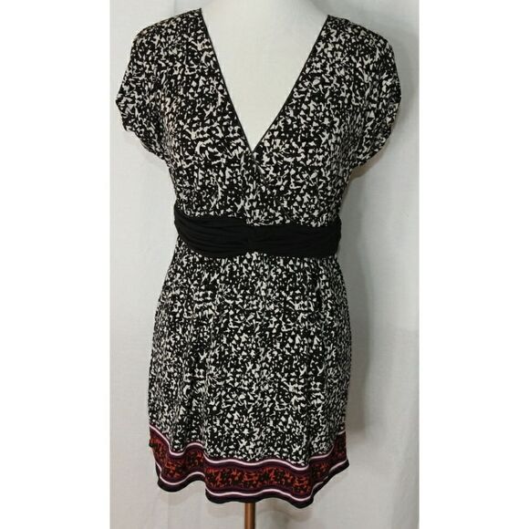 Max Studio Faux Wrap Top‎ Size Medium - Picture 1 of 9